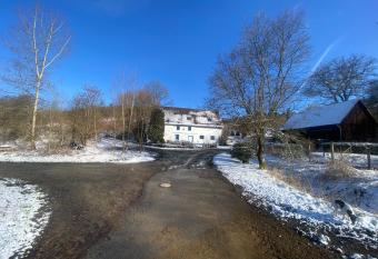 Urlaub in der Natur allows 18 year olds to book a room