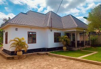 Green Living Apartment has Balcony rooms