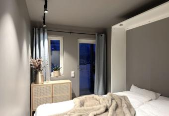 Staying, studio apt. 2 allows 18 year olds to book a room