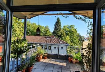 Penthouse - traumhafter R  ckzugsort allows 18 year olds to book a room