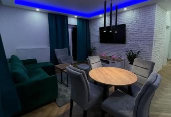 Apartament Koliber Spa has rooms with a private hot tub