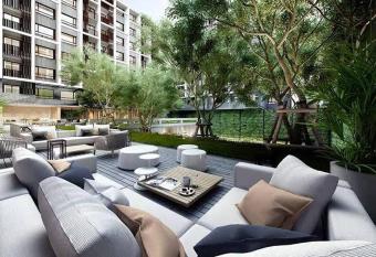 Apartment with pools near to the beach allows 18 year olds to book a room