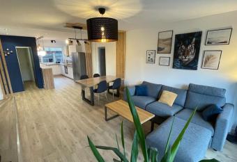 BLUE IRO - lumineux - spacieux 105m   - balcon has Balcony rooms