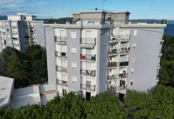 Appartamento da sogno vista mare allows 18 year olds to book a room