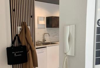 Appartement centre climatis   avec place parking securis   allows 18 year olds to book a room