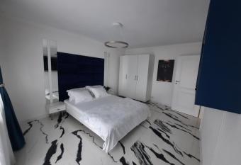 Flamingo Apartment1 Craiova self check-in has Balcony rooms