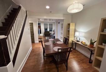 Cozy townhome in Harrisburg allows 18 year olds to book a room