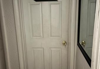 Cozy Corner BNB Margate allows 18 year olds to book a room