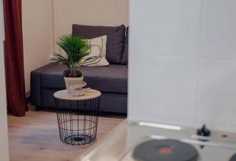 L     crin N  mes - Le Cocoon Dor  e allows 18 year olds to book a room