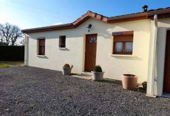 La belle maisonette has Balcony rooms
