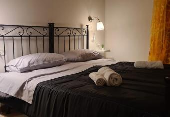 LA CASA DI ANNA has Balcony rooms