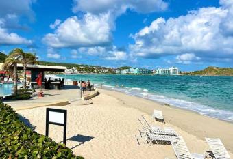 DawnBeach Club 4 Bed/4Bath Villa. Pool & Beach Acc has Balcony rooms