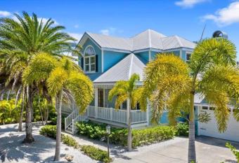 Grande Canal - Captivating 3 bedroom retreat has Balcony rooms