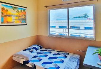 RedDoorz @ RSL Transient House Iloilo allows 18 year olds to book a room