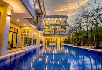 Rainforest Hotel by NSUN has Balcony rooms