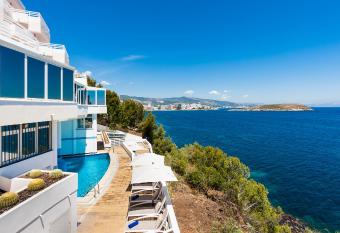 Globales Apartamentos Cala Vi  as has Balcony rooms