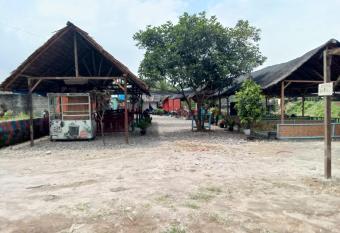 Pondok orange FIFA almahera has Balcony rooms