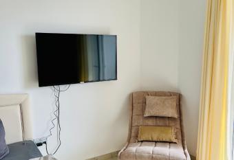 Studio mit Meerblick allows 18 year olds to book a room