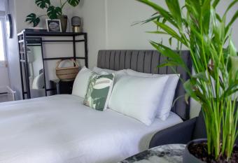 Annex By The Sea has Balcony rooms