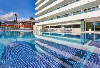 Globales Torrenova allows 18 year olds to book a room