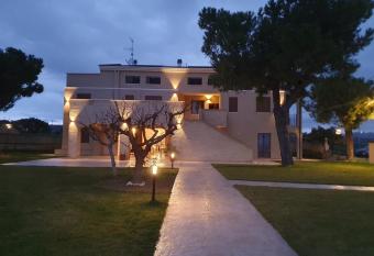 Casale Ferrantino allows 18 year olds to book a room