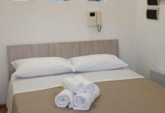 B&B o  MARE FOR allows 18 year olds to book a room