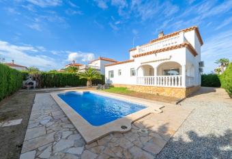 Villa Laura con piscina privada has Balcony rooms