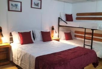 Alojamento Raminho dos A  ores has Balcony rooms