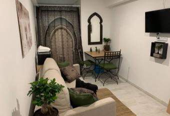 Suite 21 - Clim - front de mer allows 18 year olds to book a room