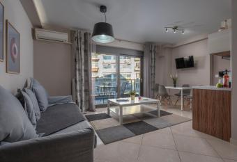 Antigonidon Square 4 has Smoking/Balcony rooms