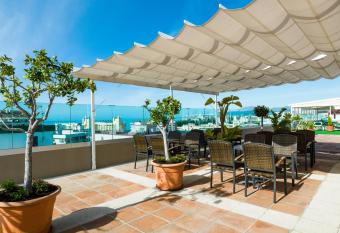 Hotel Monarque El Rodeo has Balcony rooms