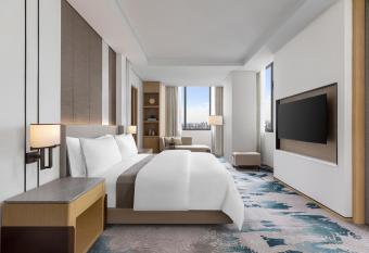 The Westin Manila has rooms with a private hot tub