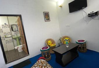 Goonkeshari Homestay has Balcony rooms