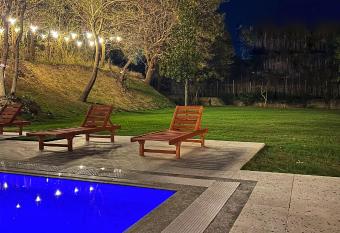 Olivia s Hill Resort has Smoking/Balcony rooms