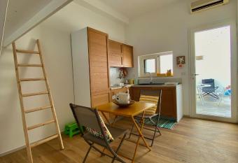 La Casa di Sz   allows 18 year olds to book a room