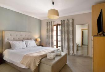 Casa Gomes Guerreiro has Balcony rooms