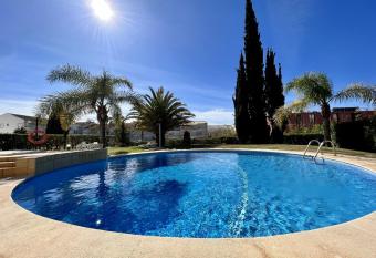 Vilamoura Colors With Pool by Homing allows 18 year olds to book a room