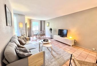 Historic atmosphere and modern charm has Balcony rooms