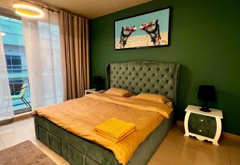 Serenading Sea View Escape Home allows 18 year olds to book a room