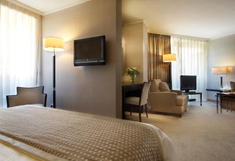 Galaxy Iraklio Hotel allows 18 year olds to book a room