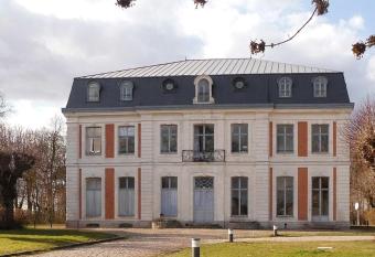 Appartement ch  teau de Lewarde allows 18 year olds to book a room