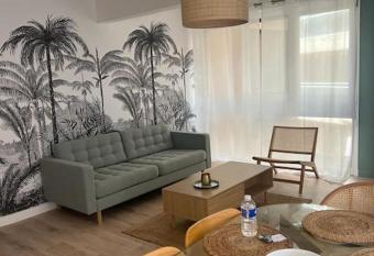 Appartement T3, centre ville. St. George has Balcony rooms