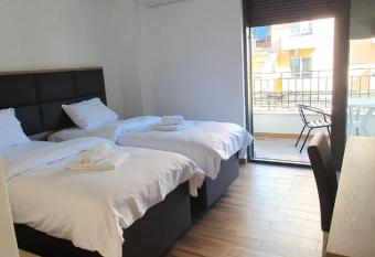 Apartment Verde allows 18 year olds to book a room