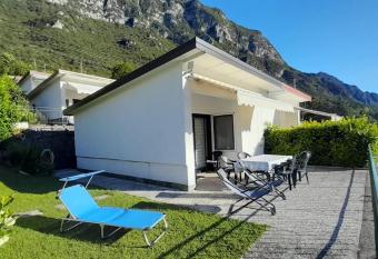 Lake View Idro Tre Capitelli CIR 017082-CNI-00018 allows 18 year olds to book a room