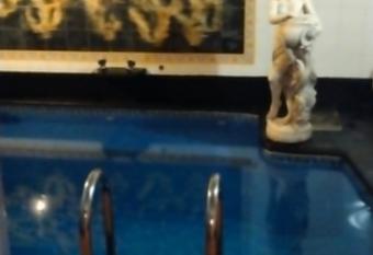 SPA VERSUSLLES allows 18 year olds to book a room