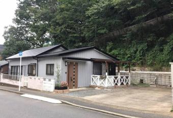          BBQ                      4                   3LDK80                                                   (      ) has Balcony rooms