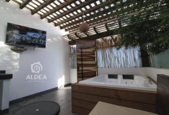 ESPECTACULAR SUITE+JACUZZI Y TERRAZA PRIVADA has Balcony rooms