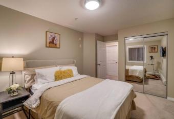 Beautiful 2 bedroom/2bth and 2 Free Heated Parking has Balcony rooms