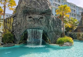 Grand Florida Beachfront Pattaya H502 has Balcony rooms