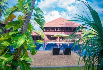 Celestia Wellness Resort has rooms with a private hot tub